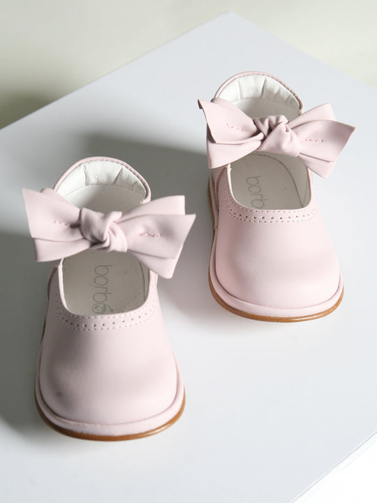 Borboleta Pink 'Vitoria' Leather Bow Shoes